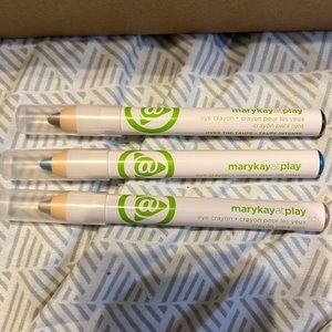 Mary Kay at play eye crayon
